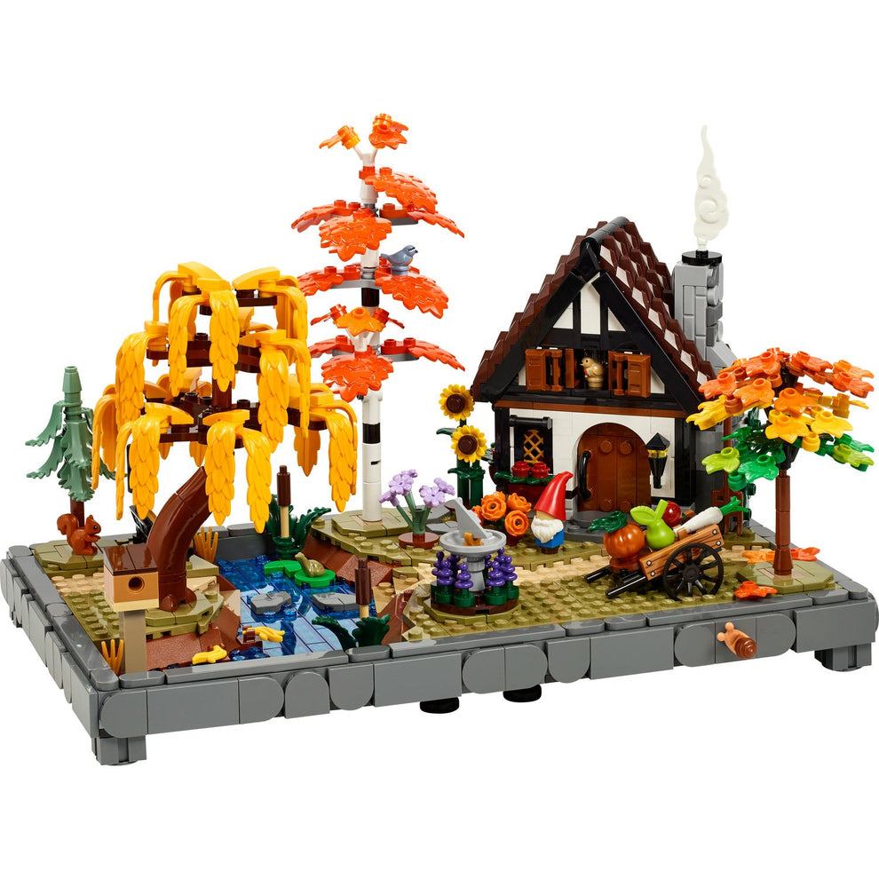 LEGO® Icons Autumn Cottage Garden 11372