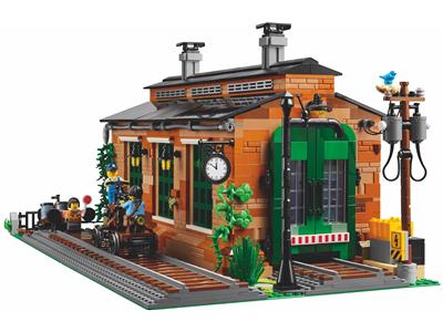 LEGO® Bricklink Designer Program Old Train Engine Shed 910033 (Retired)