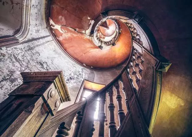 Ravensburger Lost Places: Spiral Staircase 1000 Piece Puzzle