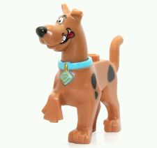 21042pb01c03 Part Medium Nougat Dog, Great Dane Scooby-Doo Walking with Medium Azure Collar, Smile on Both Sides and Tongue Pattern