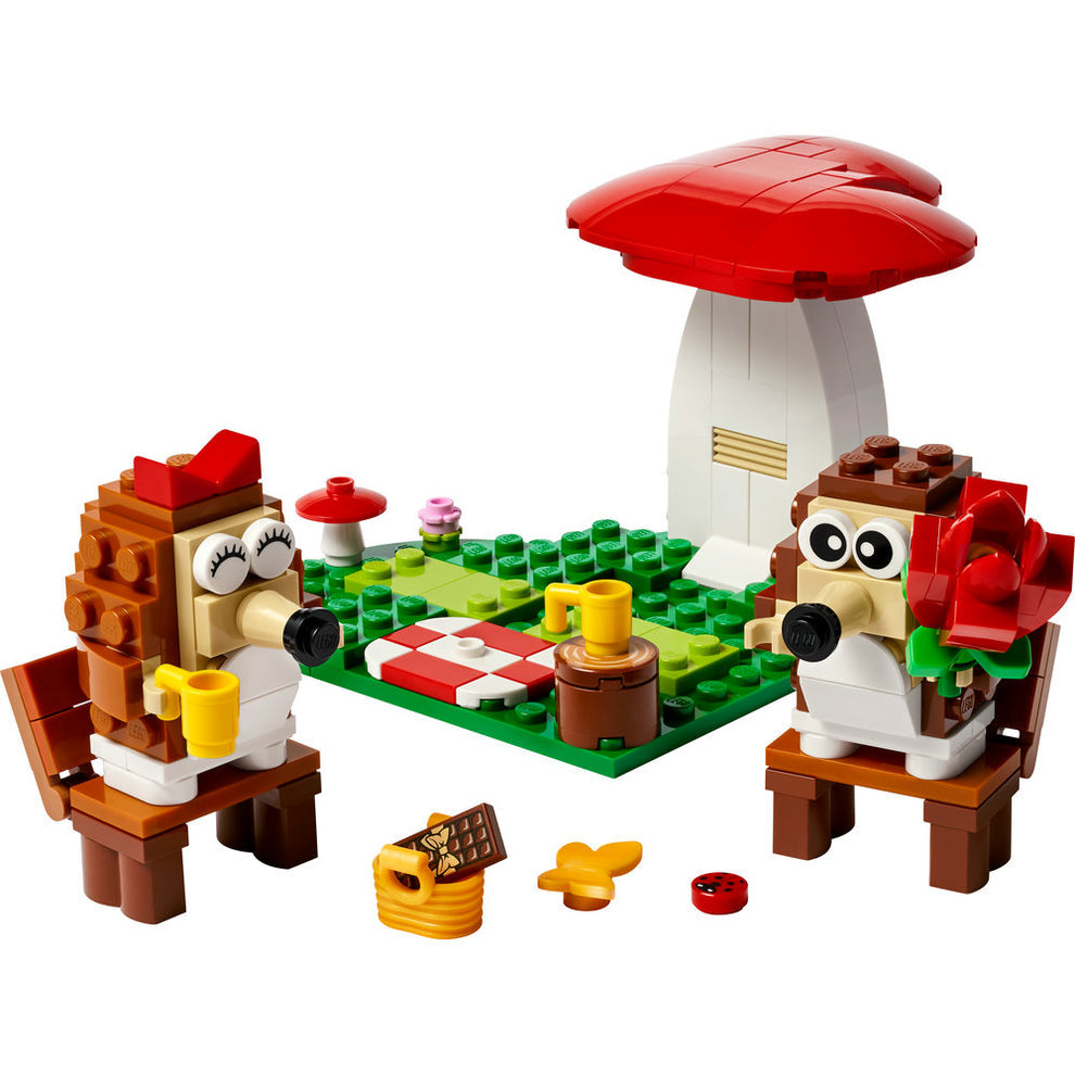 LEGO® Hedgehog Picnic Date 40711