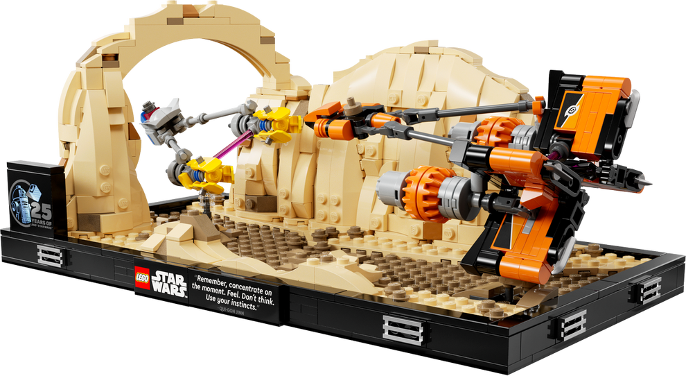 LEGO® Star Wars™ Mos Espa Podrace Diorama 75380