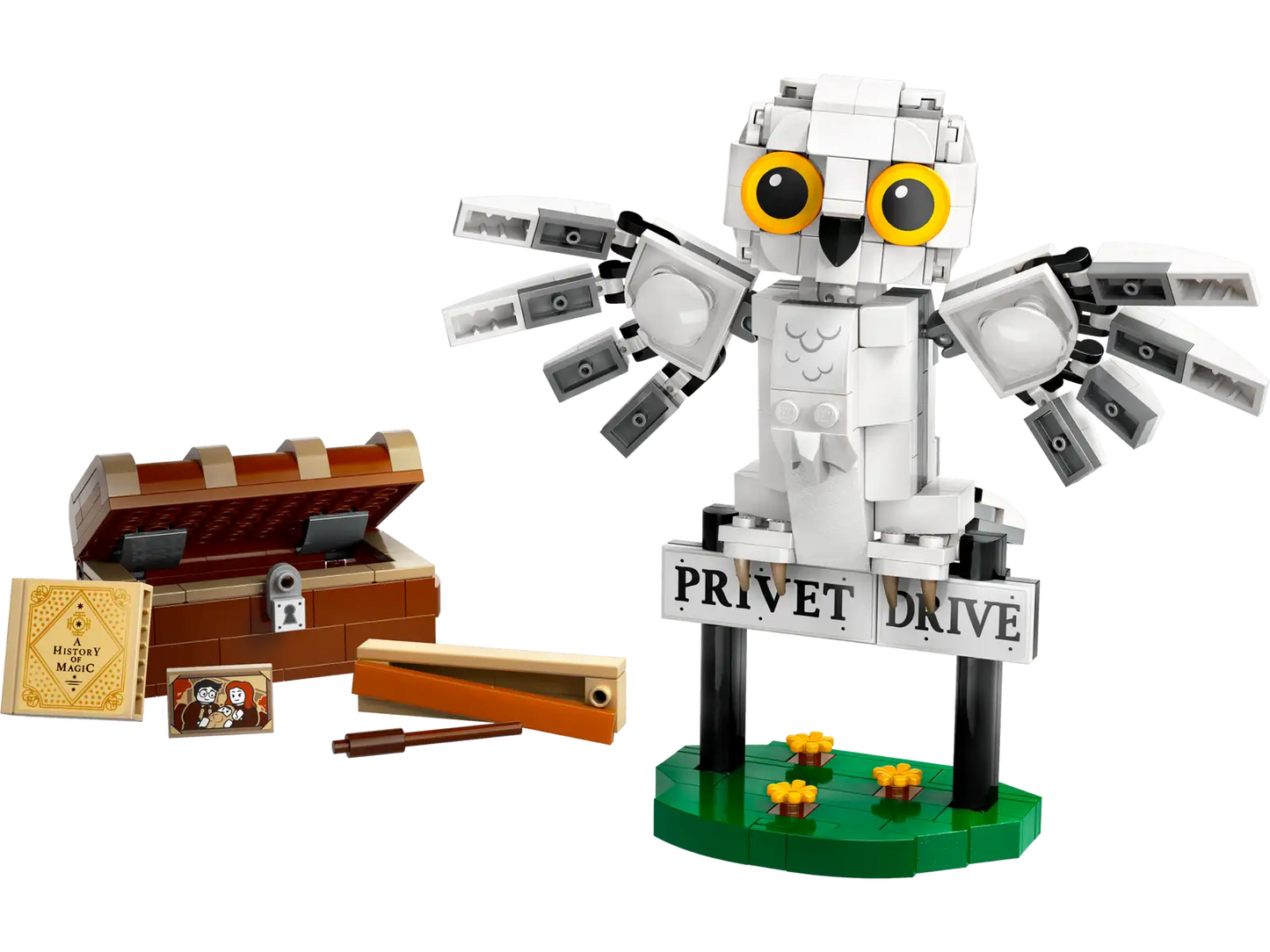 LEGO® Harry Potter Hedwig™ at 4 Privet Drive 76425